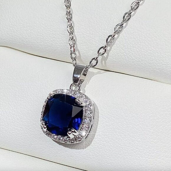 NEW 18k White Gold Cushion Cut Diamond Sapphire Necklace - Picture 3 of 7